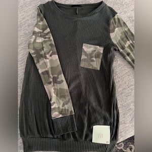 Waffle Top with Camouflage Sleeves